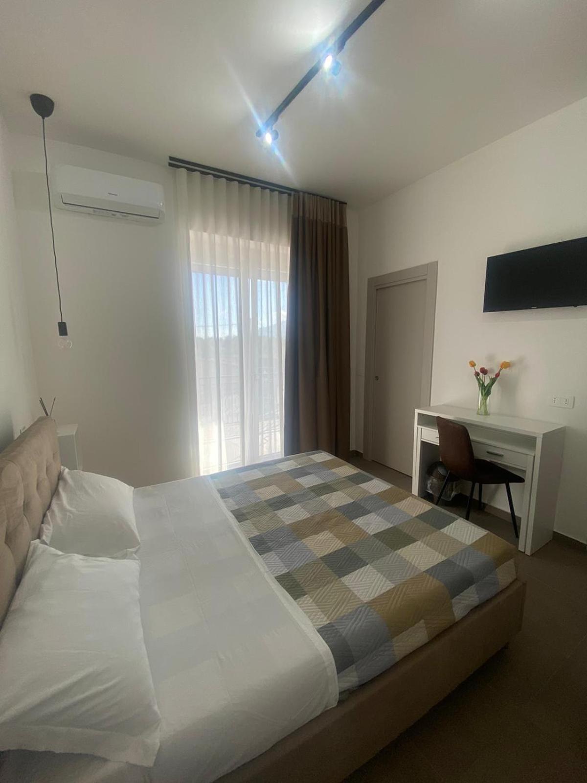Hyria Rooms Nola Esterno foto